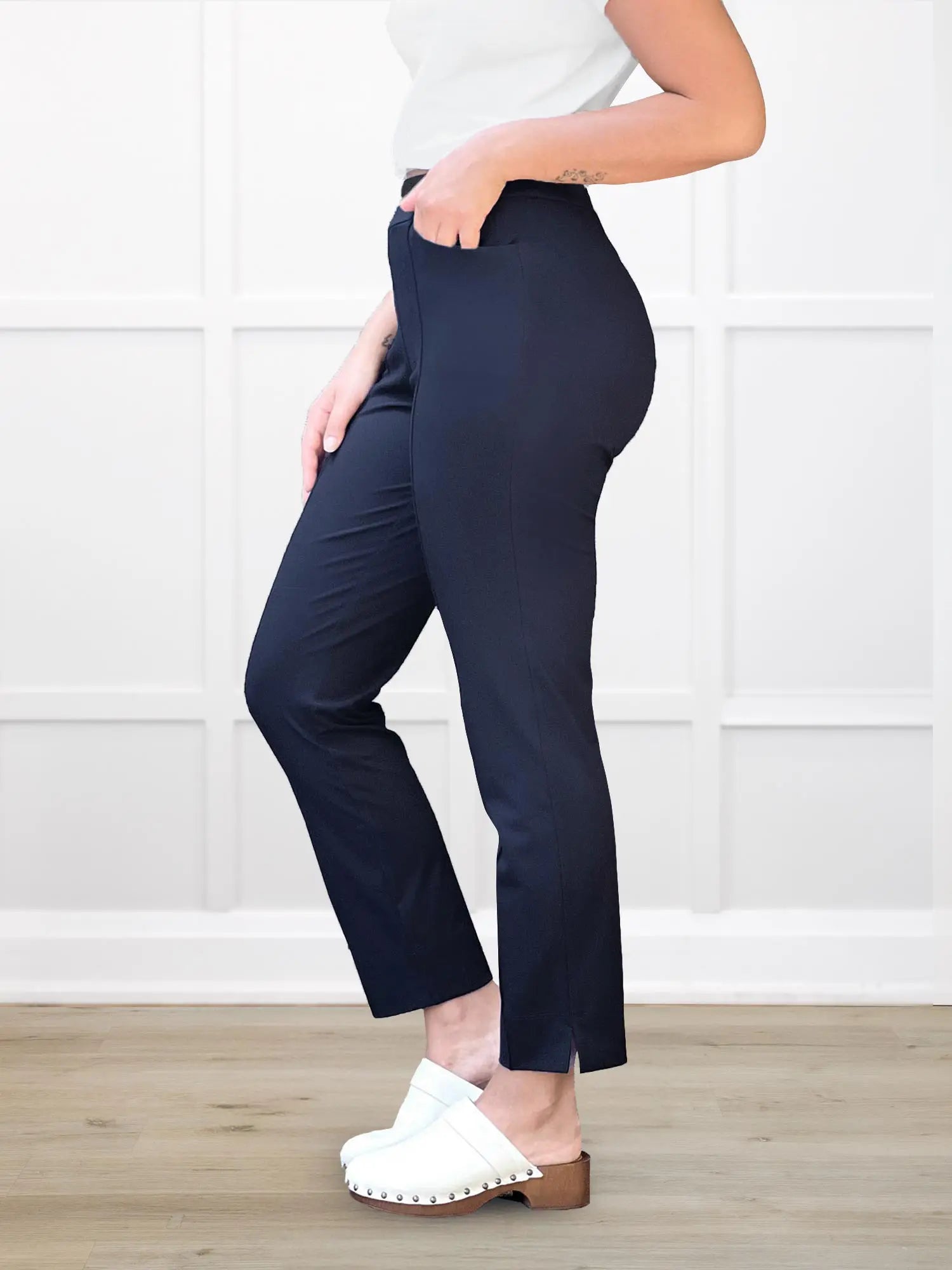 A side closeup details of Miik&