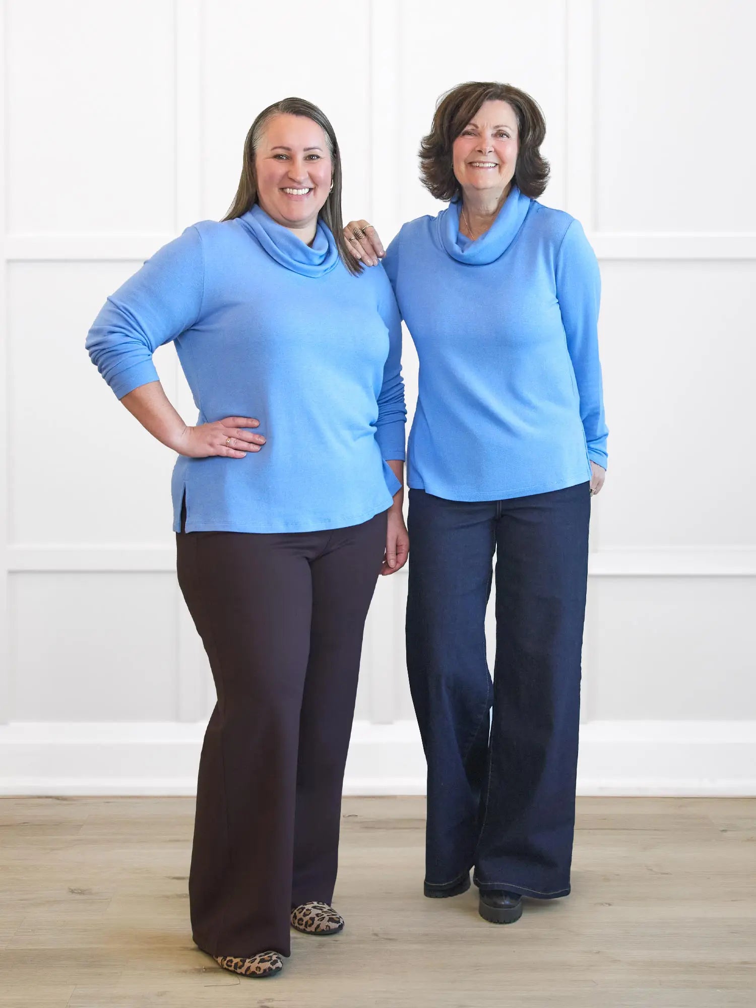 Two women wearing matching Miik&