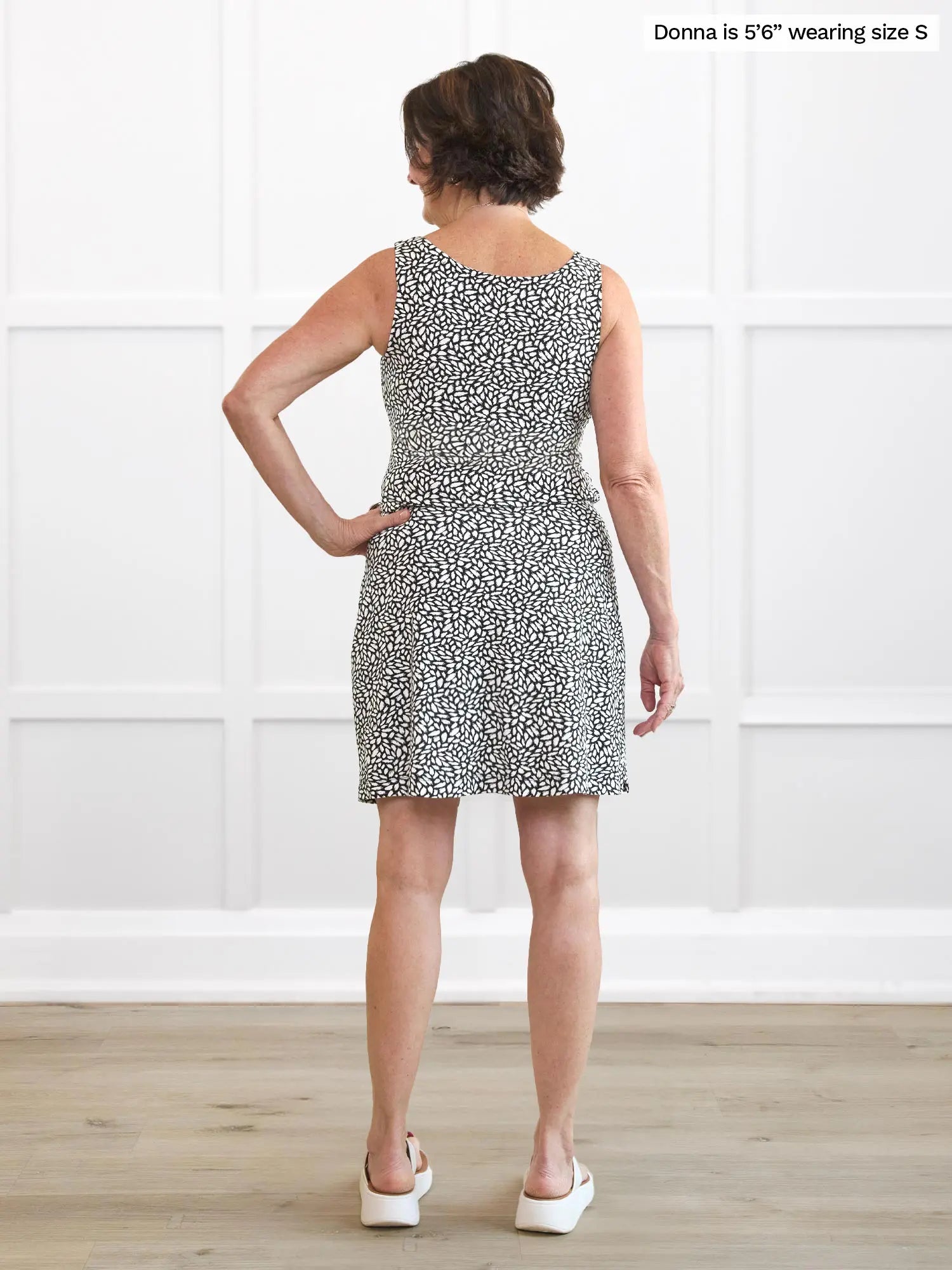 Miik founder Donna (5’6”, small) standing with her back towards the camera showing the back of Miik&