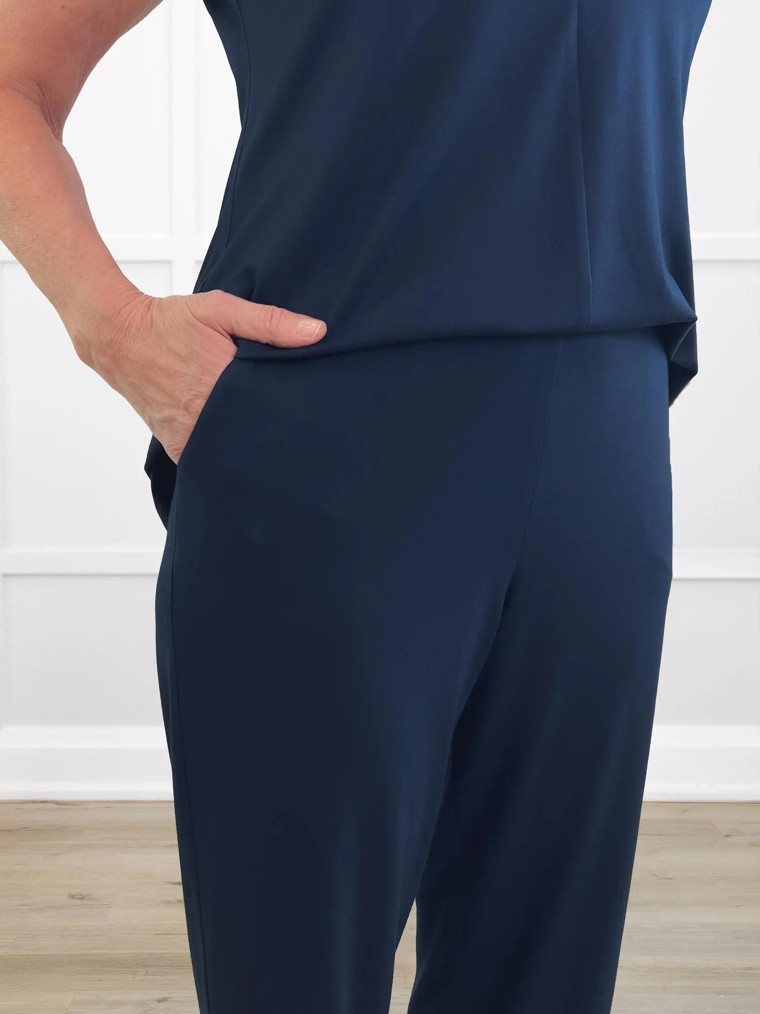 A closeup detail shot of the bottom pocket of Miik&