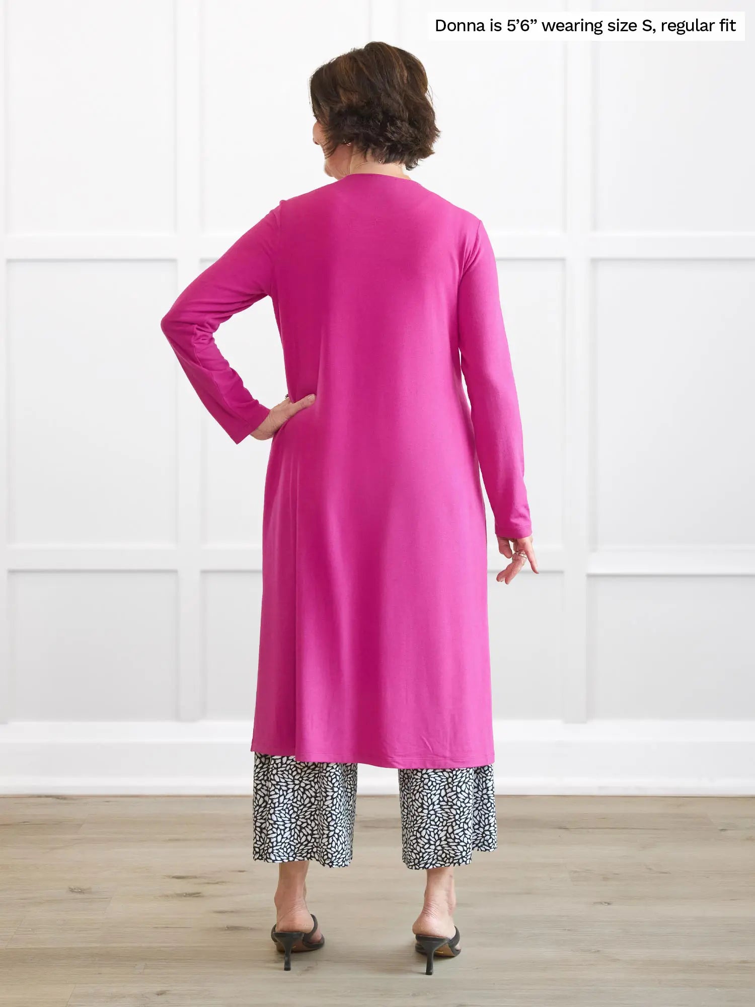 Miik founder Donna (5’6”, small) standing with her back towards the camera showing the back of Miik&