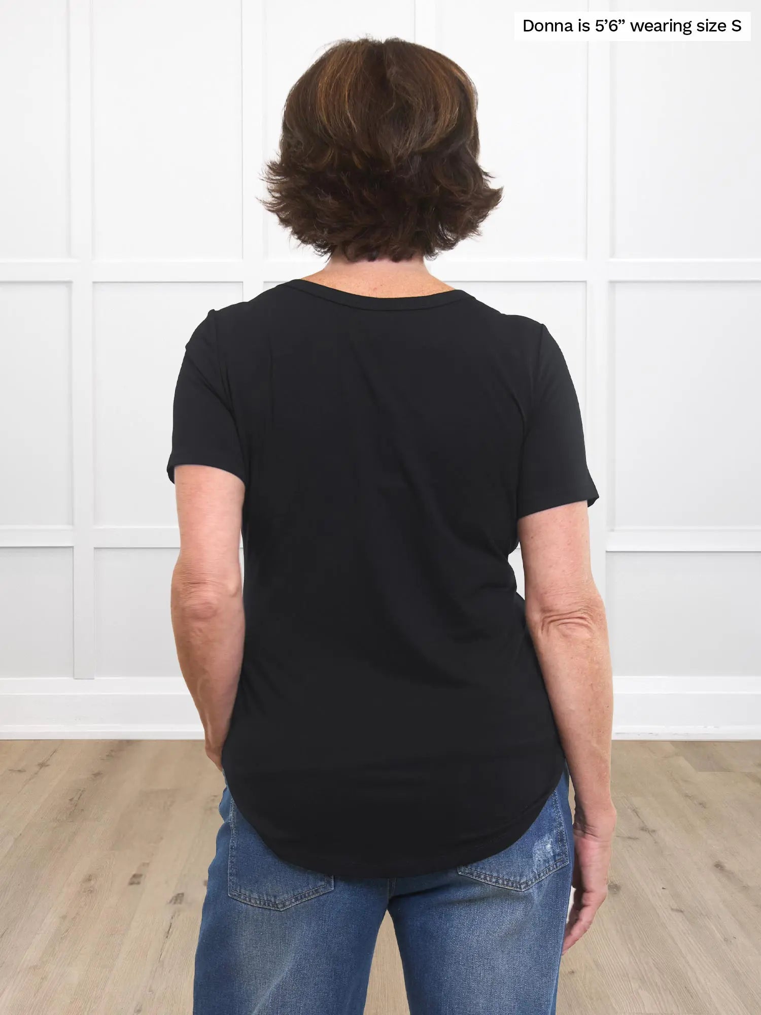 Miik founder Donna (5’6”, small) standing with her back towards the camera showing the back of Miik&
