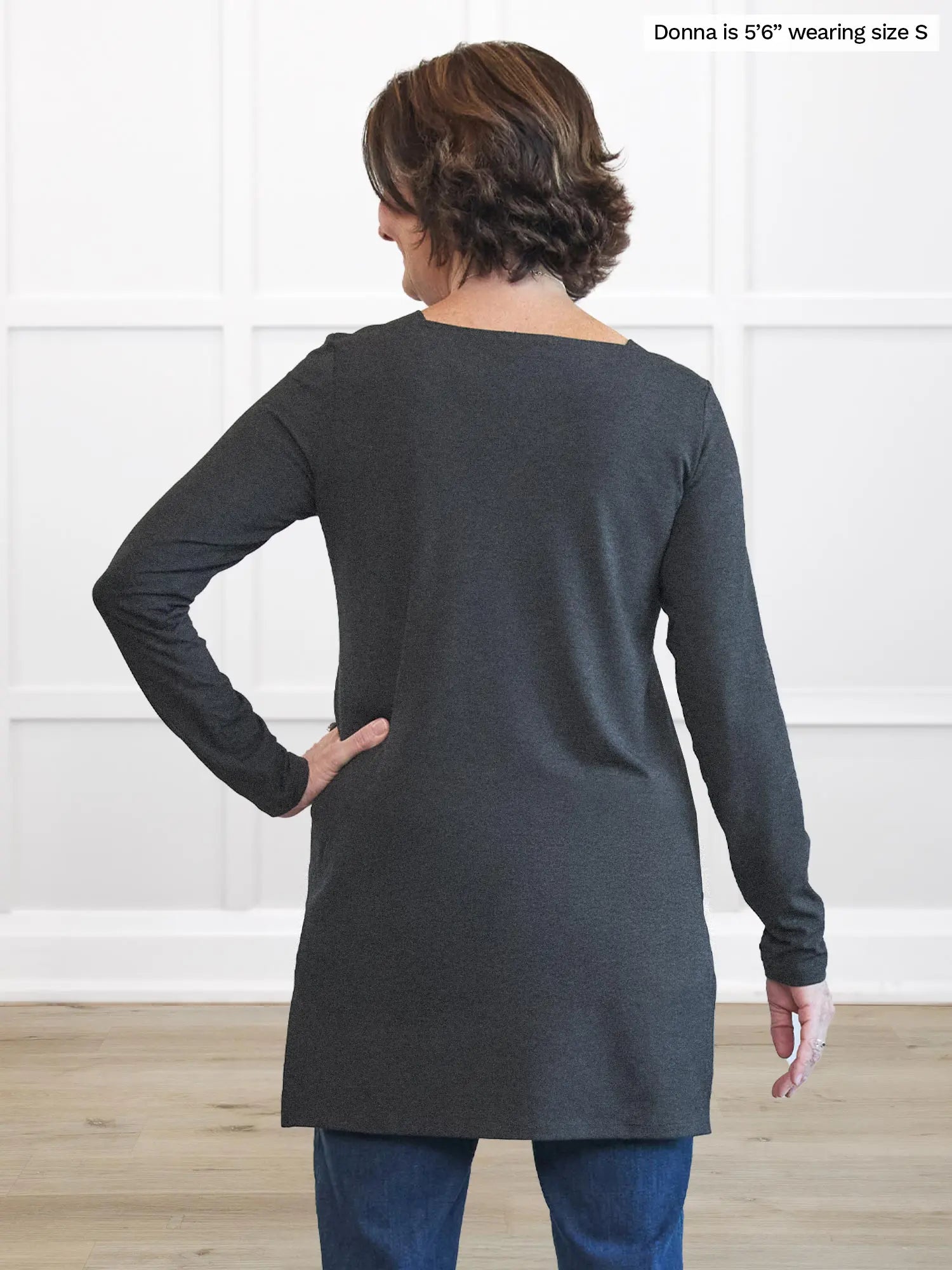Miik founder Donna (5’6”, small) standing with her back towards the camera showing the back of Miik&
