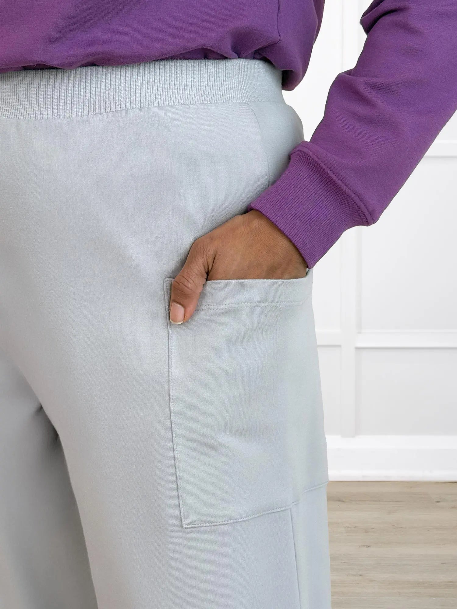 A closeup detail of the pocket of Miik&