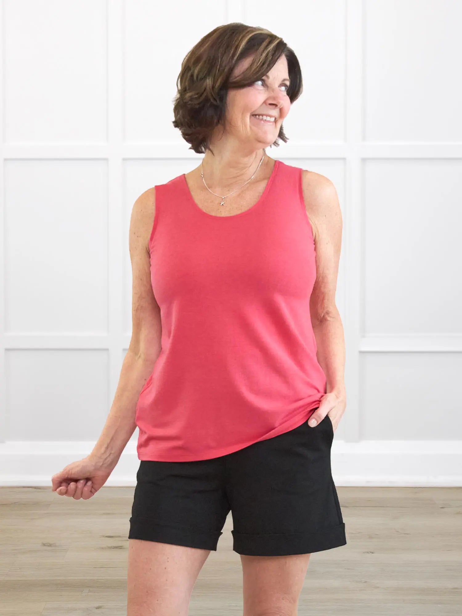 Shandra reversible tank top flamingo melange for women in Flamingo melange on model Donna, size S Regular @Donna-S-regular