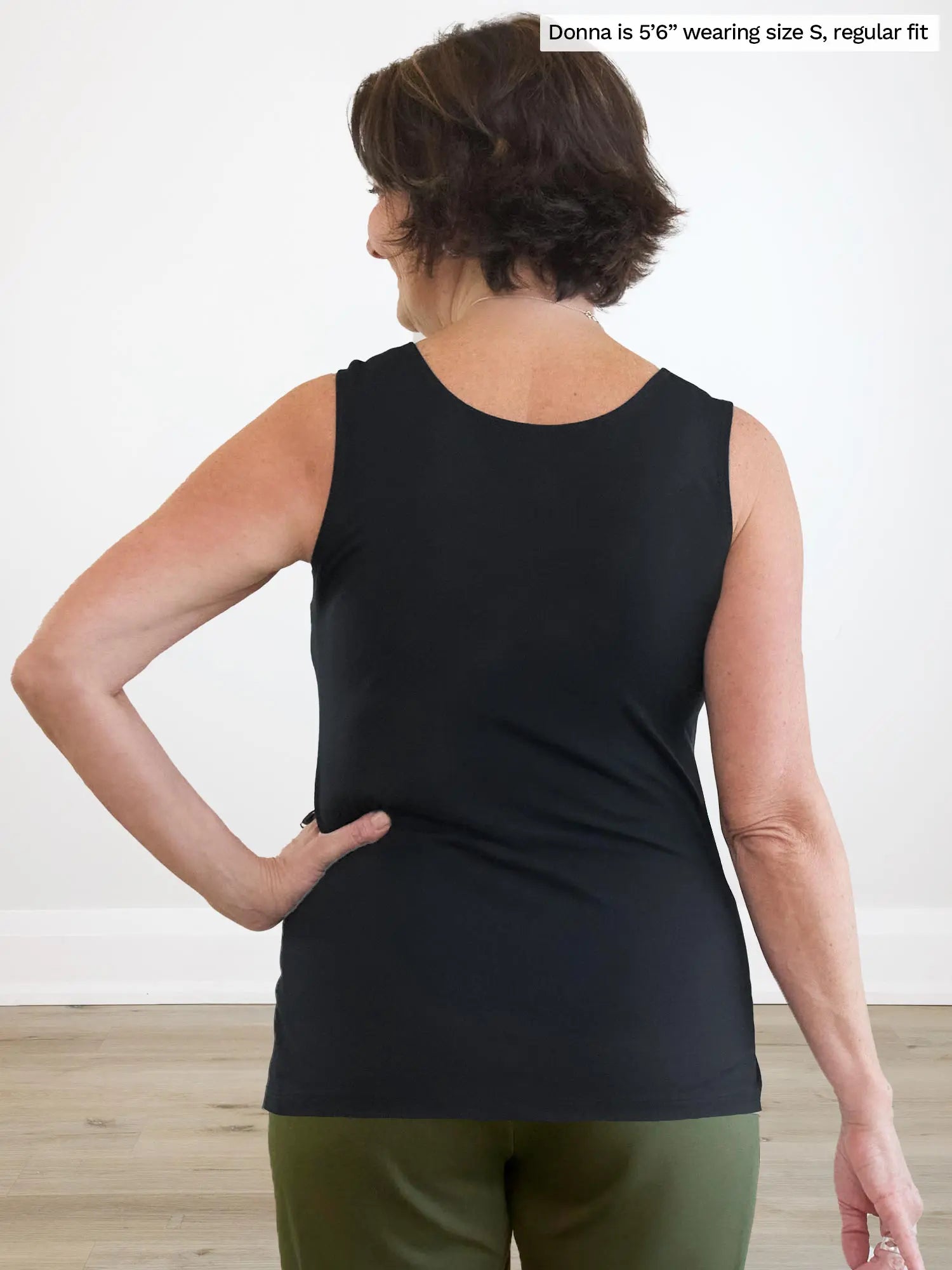 Miik founder Donna (5’6”, small) standing with her back towards the camera showing the back of Miik&