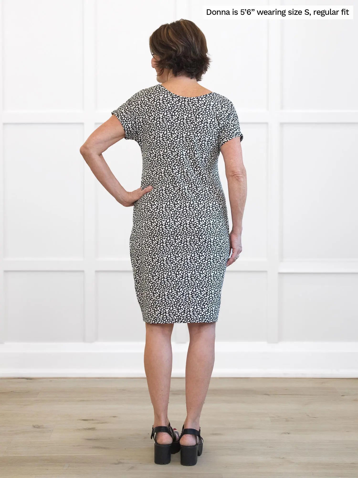 Miik founder Donna (5’6”, small) standing with her back towards the camera showing the back of Miik&