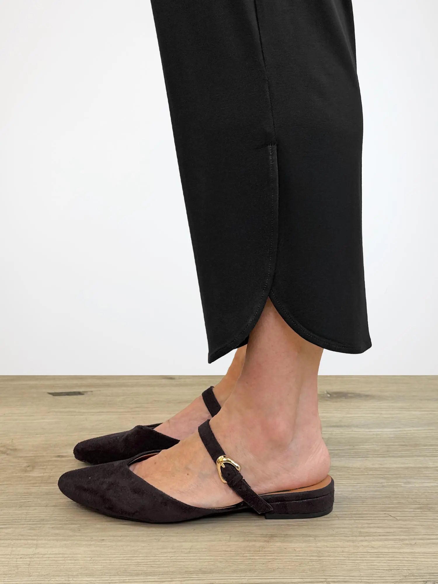 Akira tulip hem capri pant for women in Black