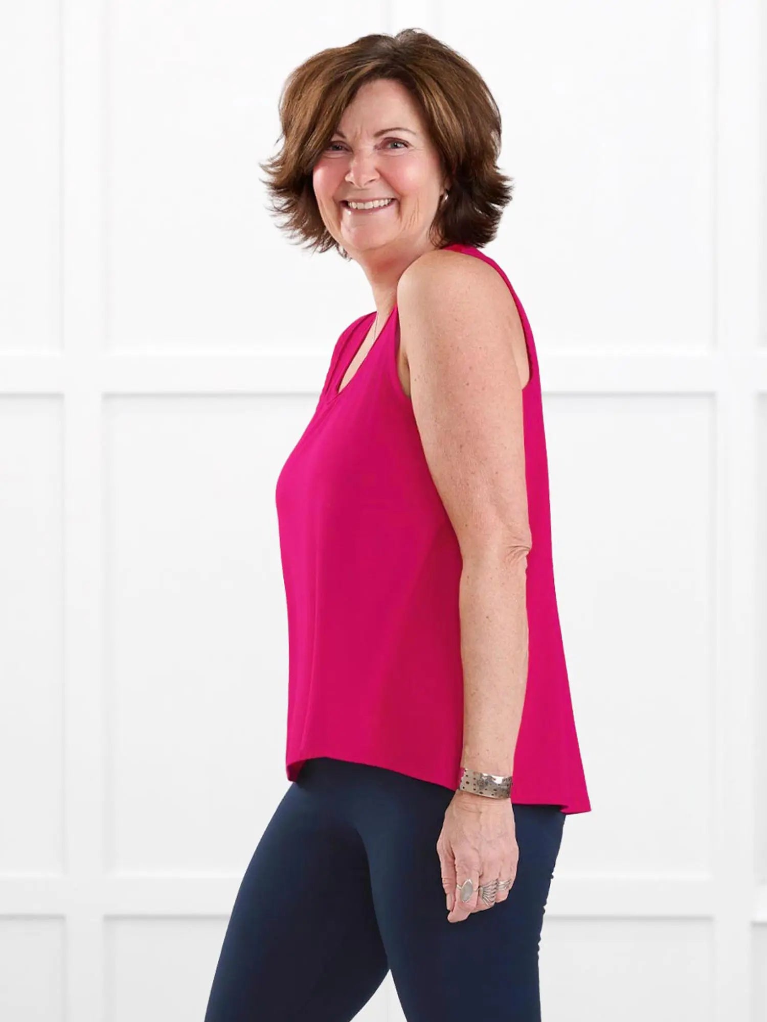 Anjuli flowy scoop neck tank for women in Dragon fruit on model Donna, size S @Donna-S