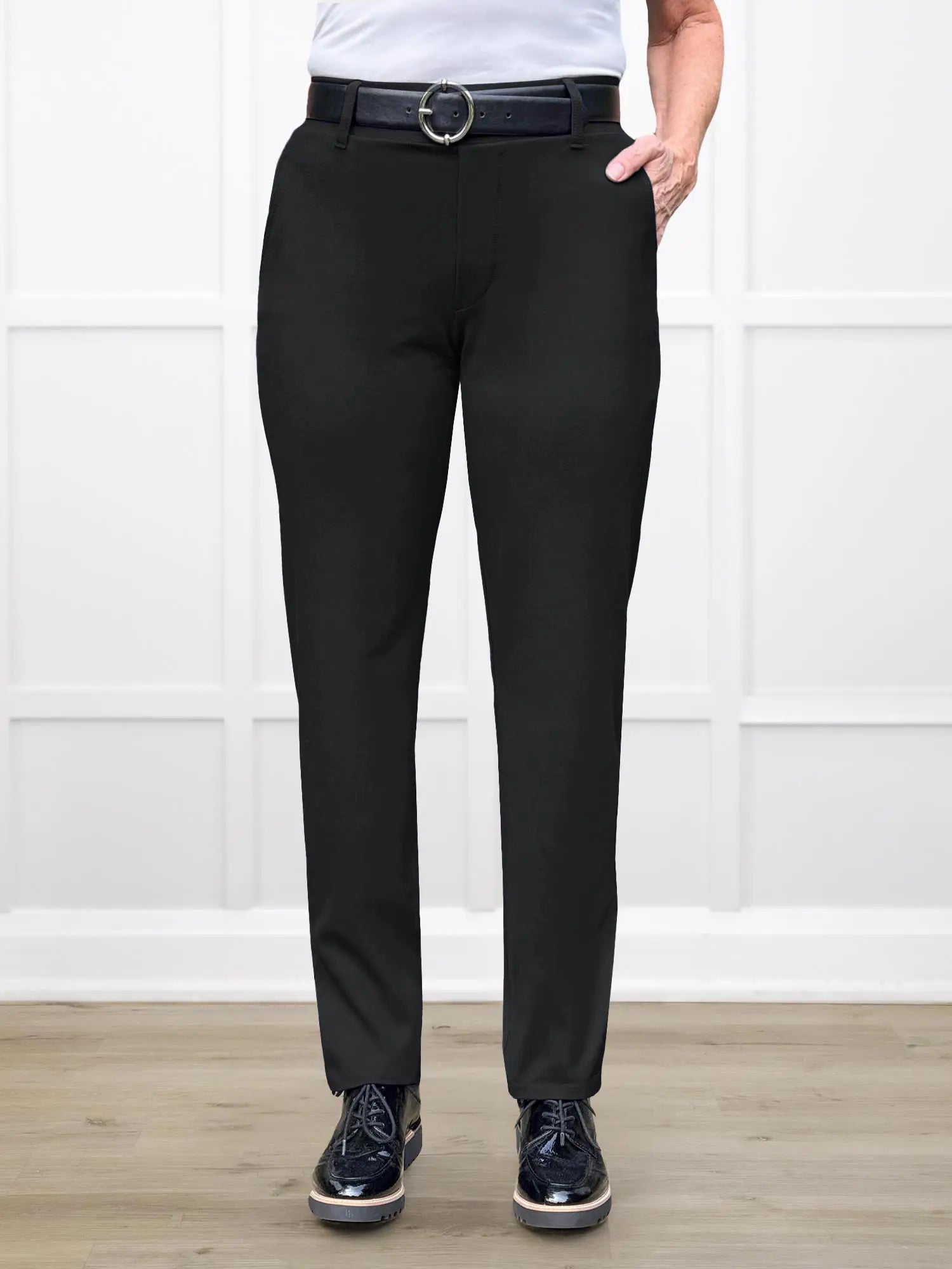 Asia mid rise slim pant for women in Black