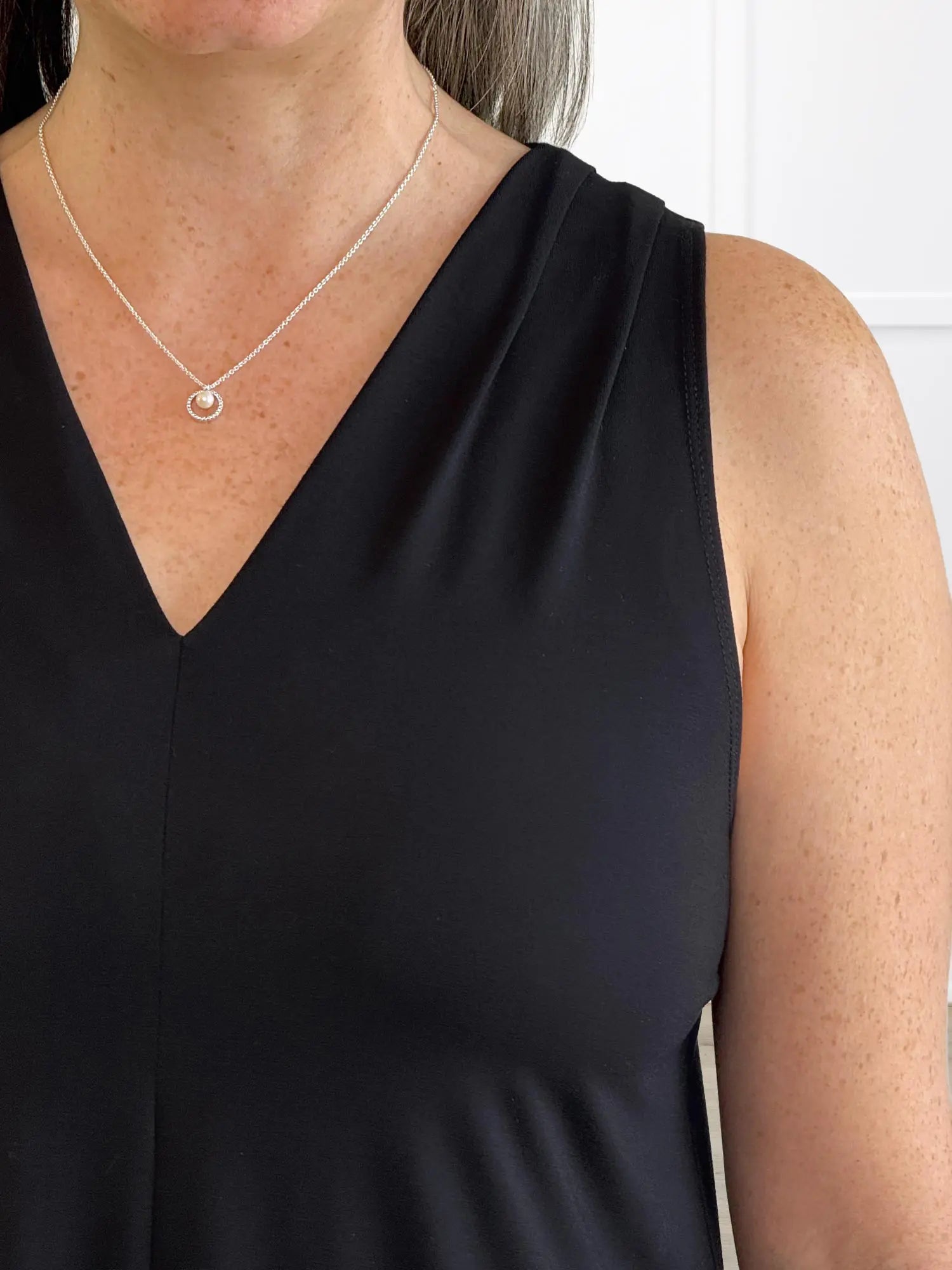 Bevlyn sleeveless v neck pocket dress 00 in Black