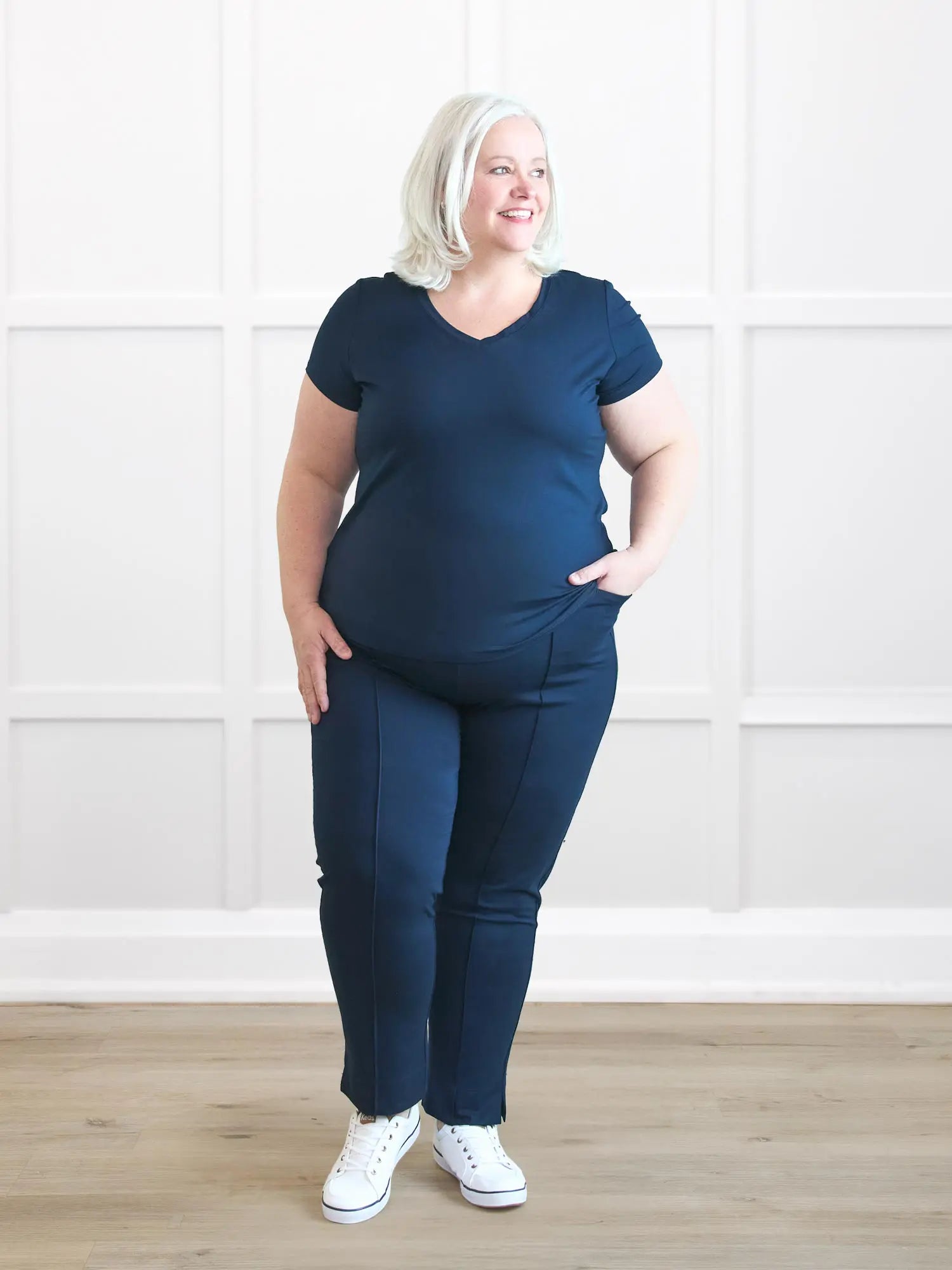 Christal pull on pintuck ankle pant 00 in Navy on model Colleen, size XXL Petite @Colleen-XXL-petite