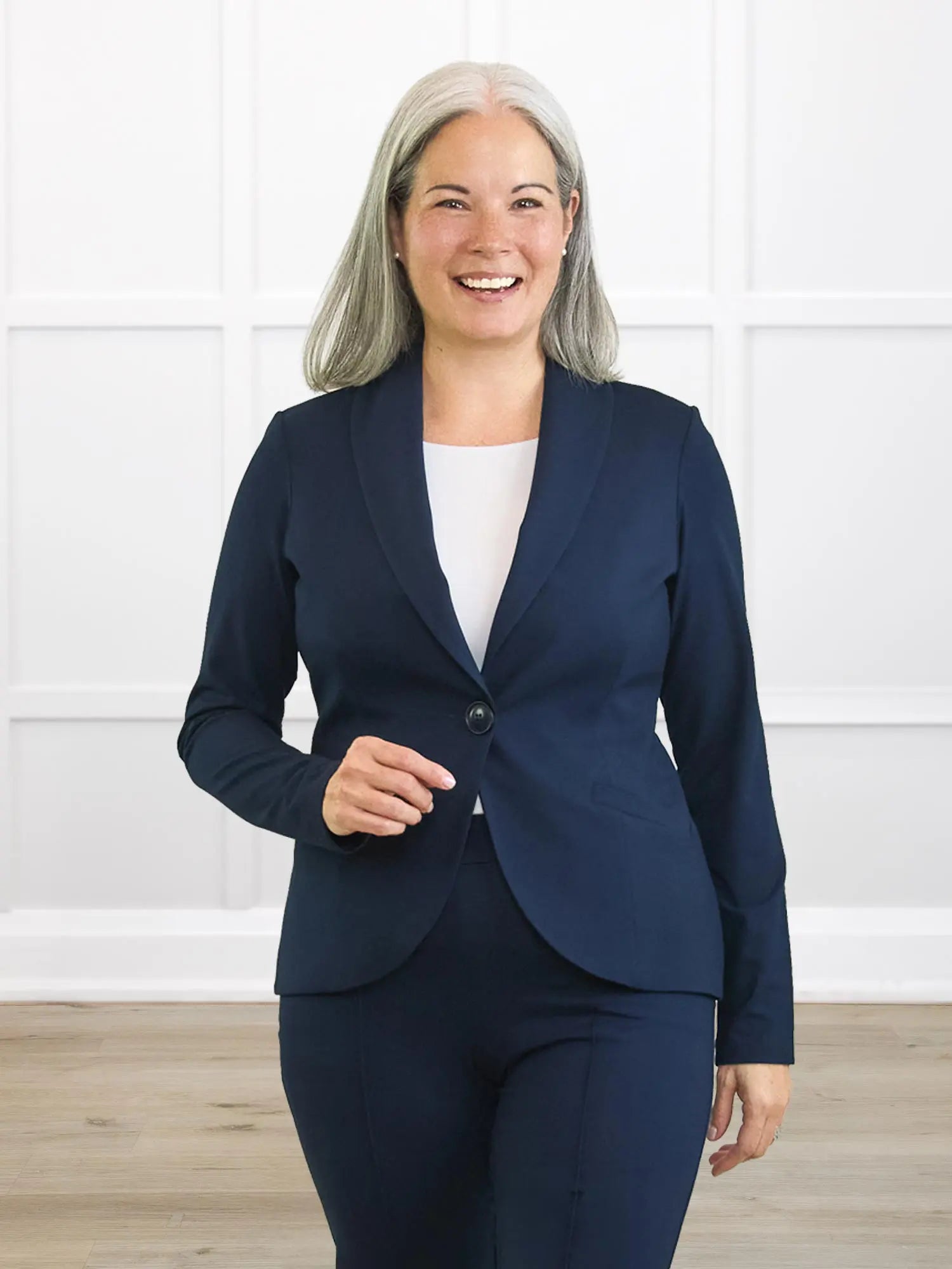 Emily soft stretchy blazer in Navy on model Kerri, size S Regular @Kerri-S-regular