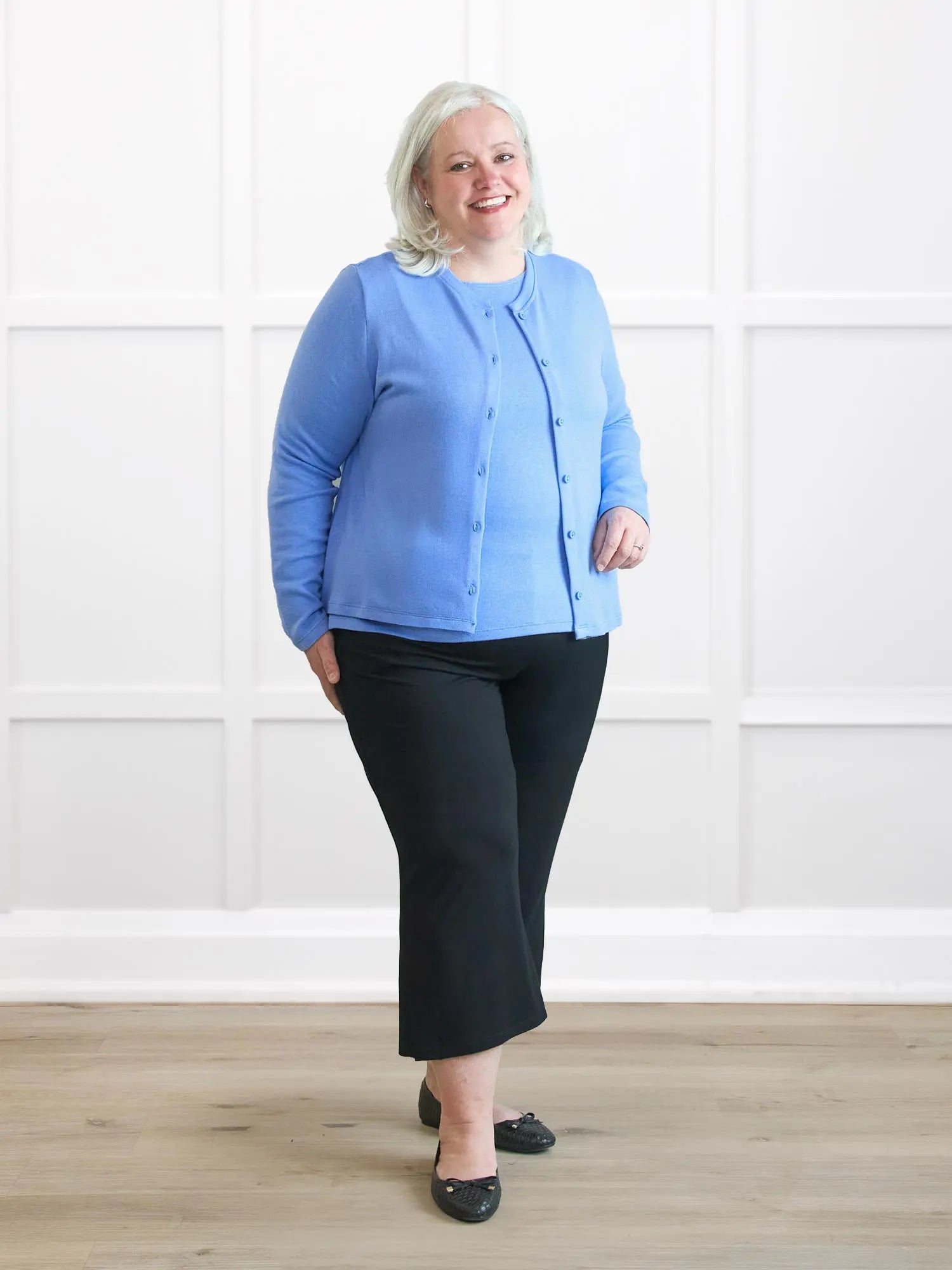 Gabby straight leg pocket capri pant in Black on model Colleen, size XXL Petite @Colleen-XXL-petite