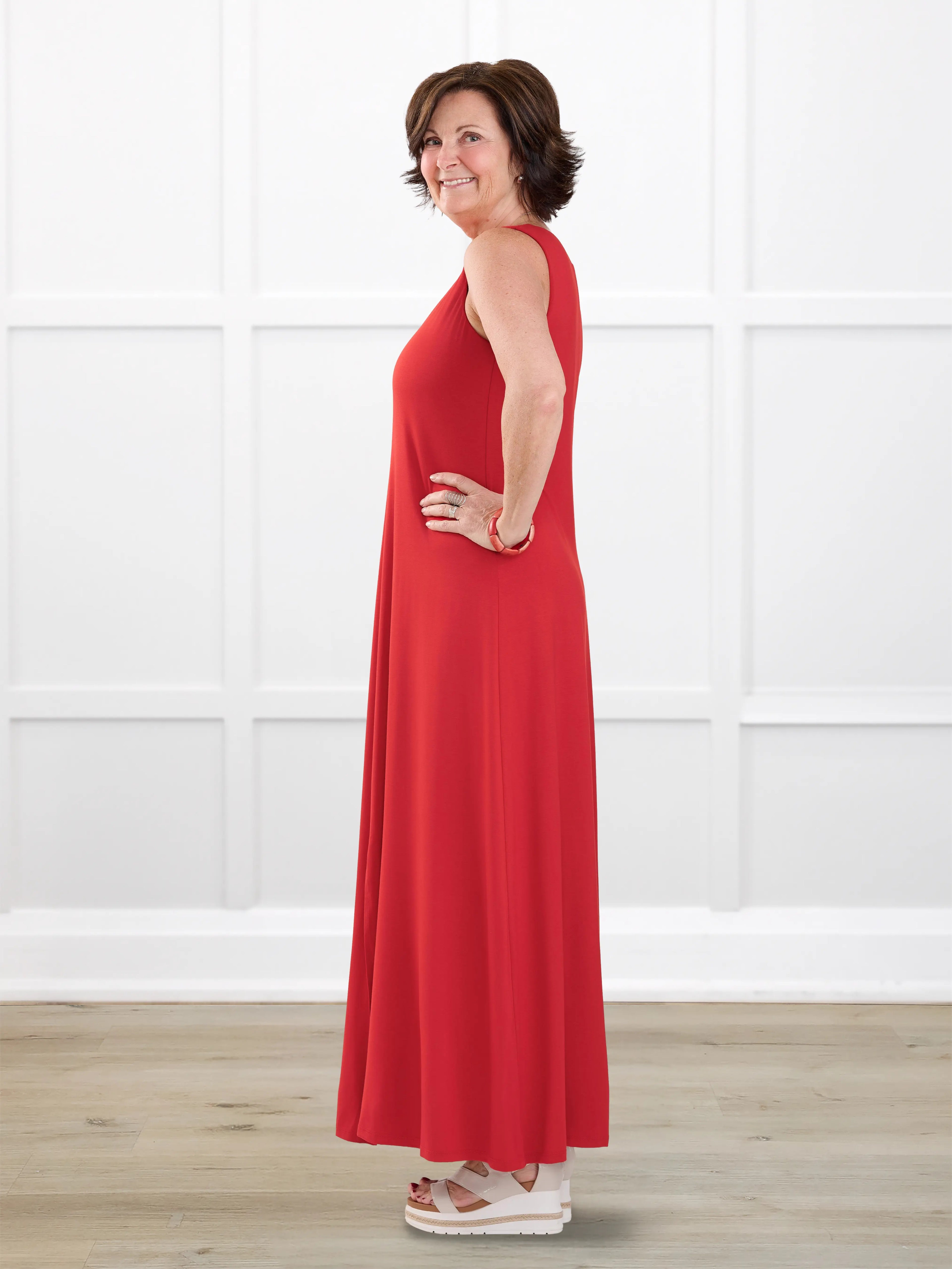 Laurice sleeveless v neck maxi dress for women in Chili on model Donna, size S @Donna-S