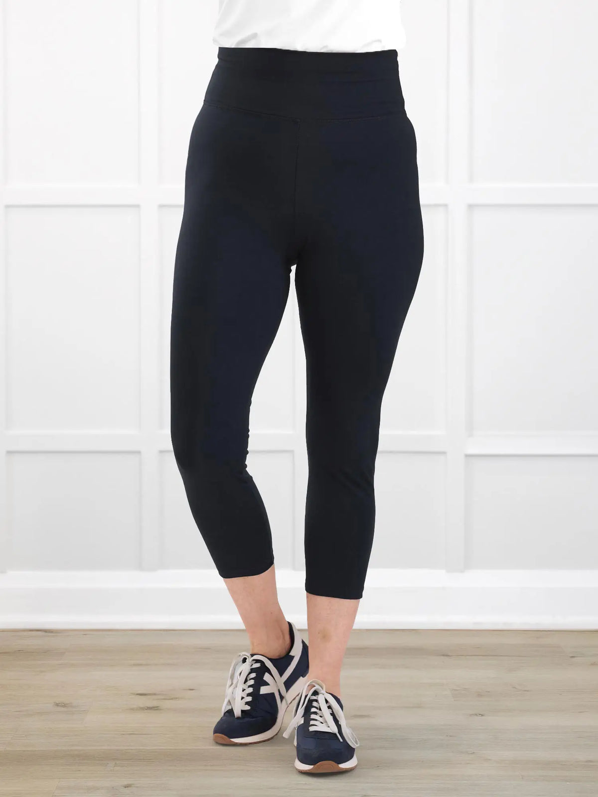 Lisa2 high waisted capri legging for women in Black