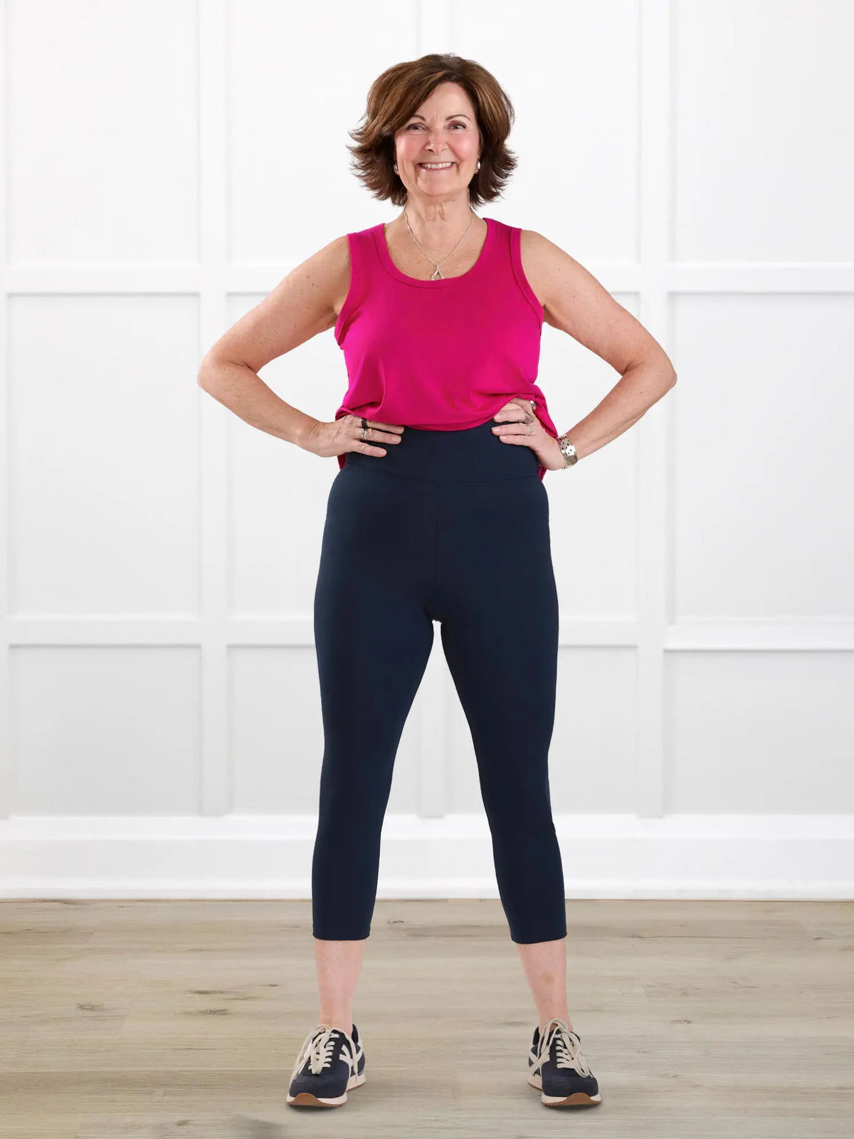 Lisa2 high waisted capri legging for women in Navy on model Donna, size S @Donna-S