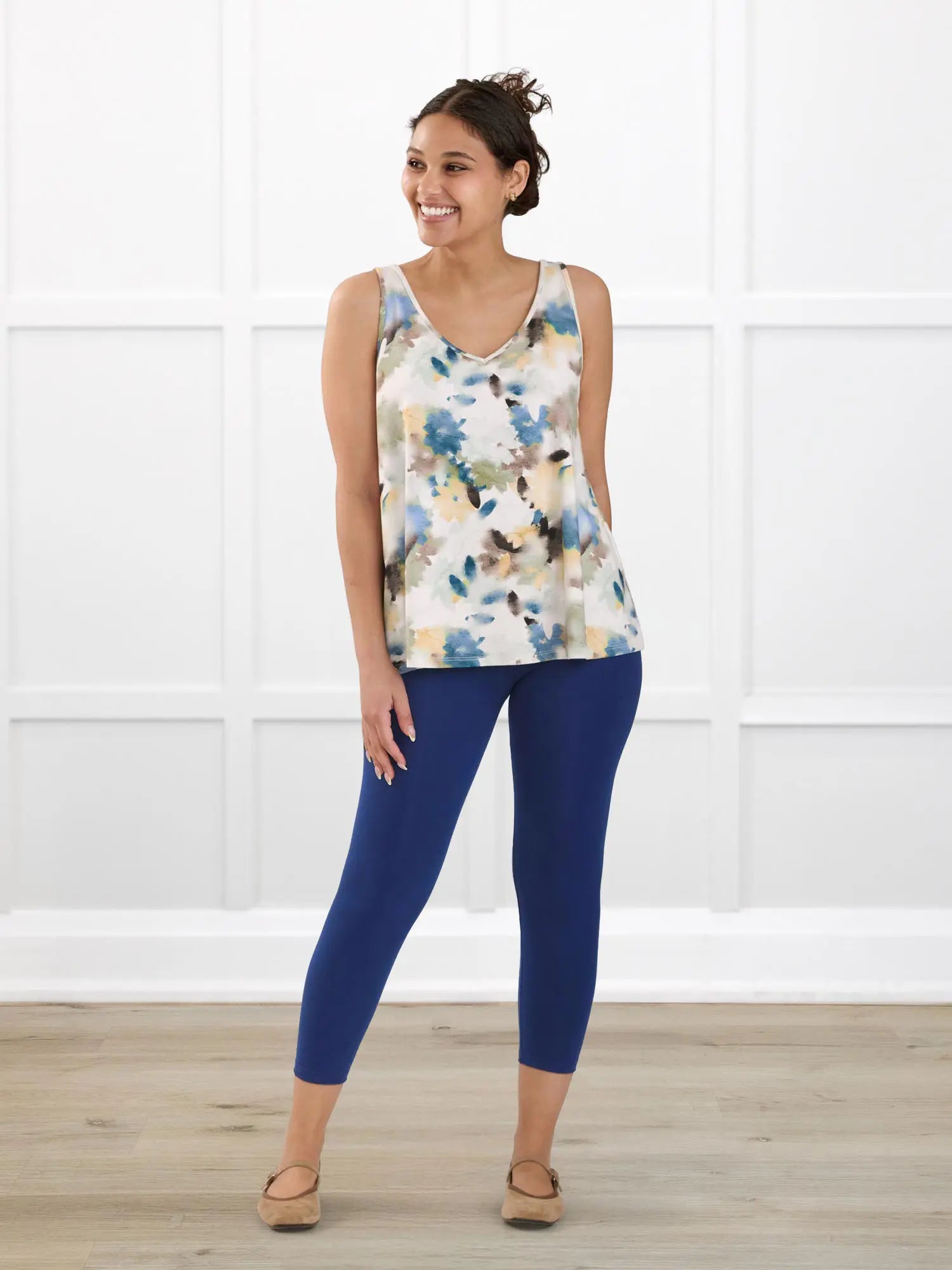 Lisa2 high waisted capri legging for women in Marine on model Meron, size XS @Meron-XS