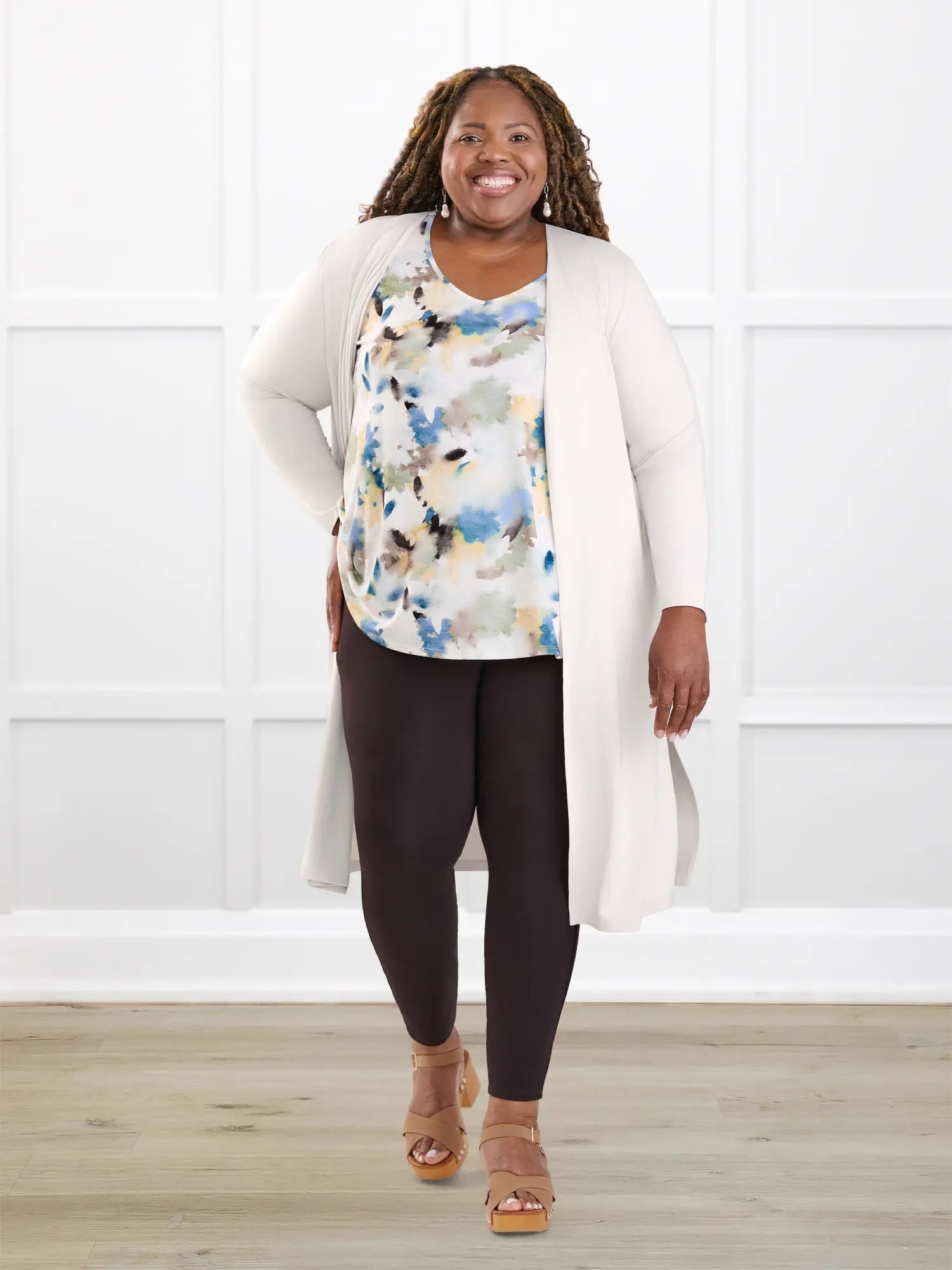Lisa2 high waisted legging for women in Dark chocolate on model Kimesha, size 2X @Kimesha-2x