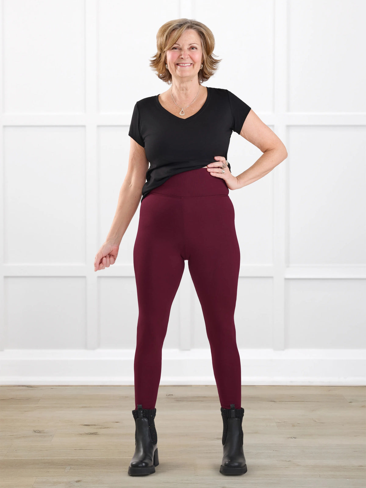 Lisa2 high waisted legging for women in Merlot on model Donna, size S Regular @Donna-S-regular