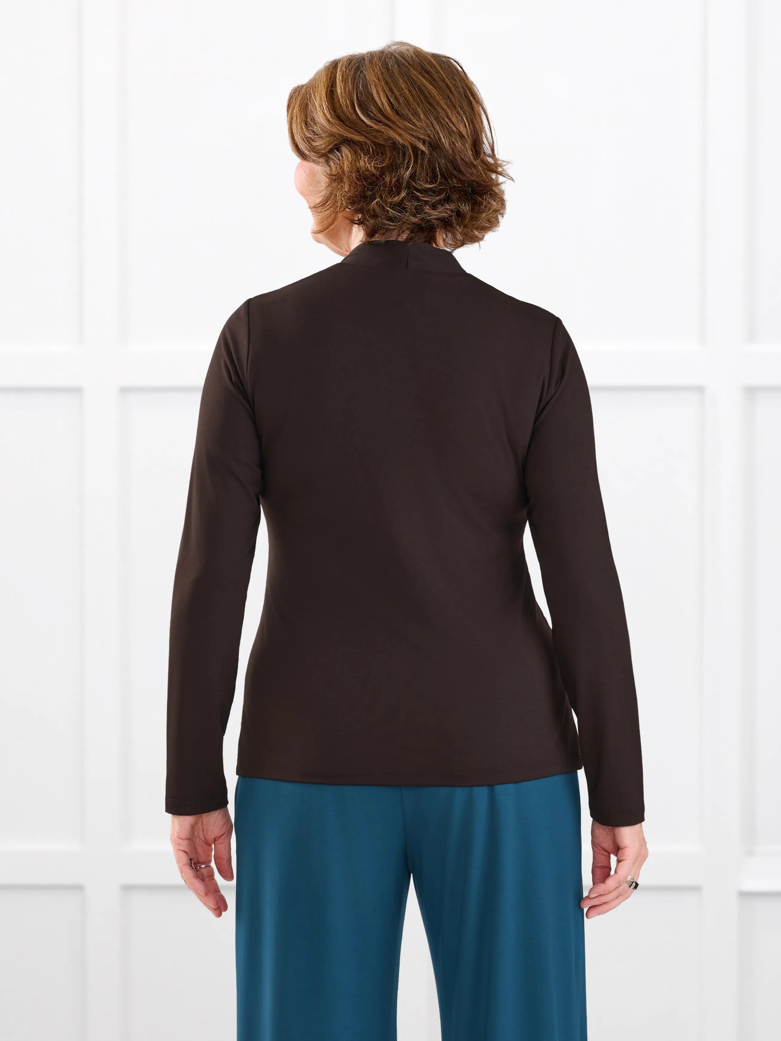 Patrice square neck long sleeve top for women in Dark chocolate on model Donna, size S @Donna-S