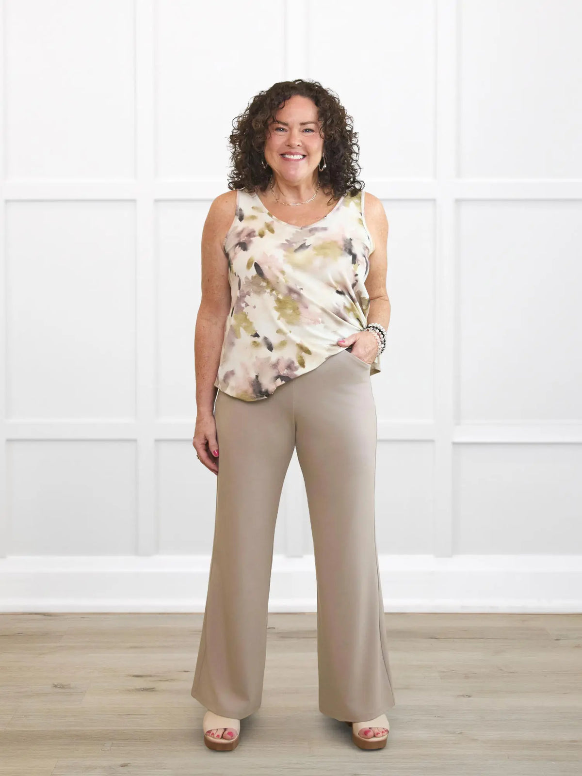 Reed high waisted pant with pockets for women in Portobello on model Kerri, size M Petite @Kerri-M-petite