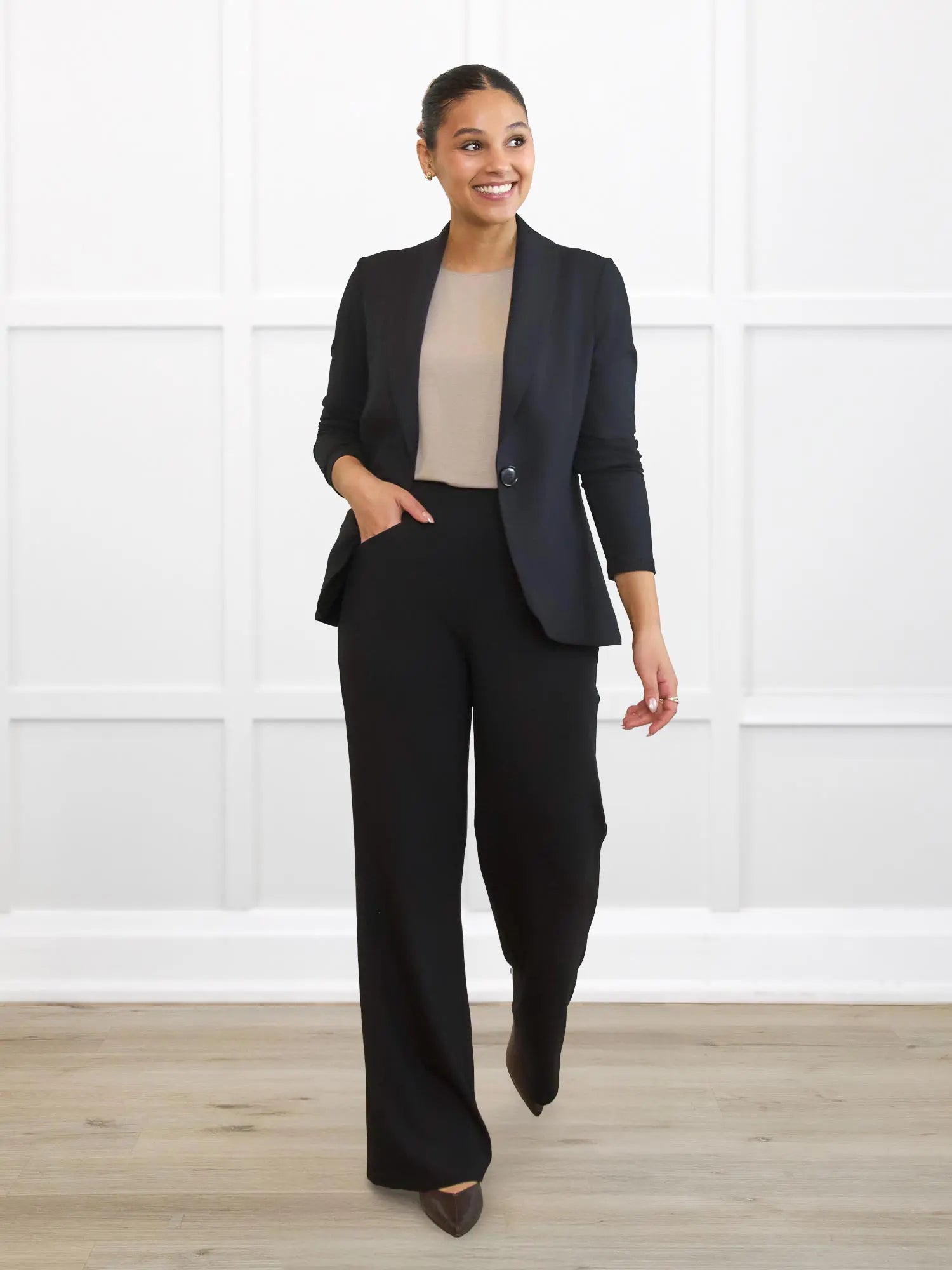 Reed high waisted pant with pockets for women in Black on model Meron, size XS Regular @Meron-XS-regular
