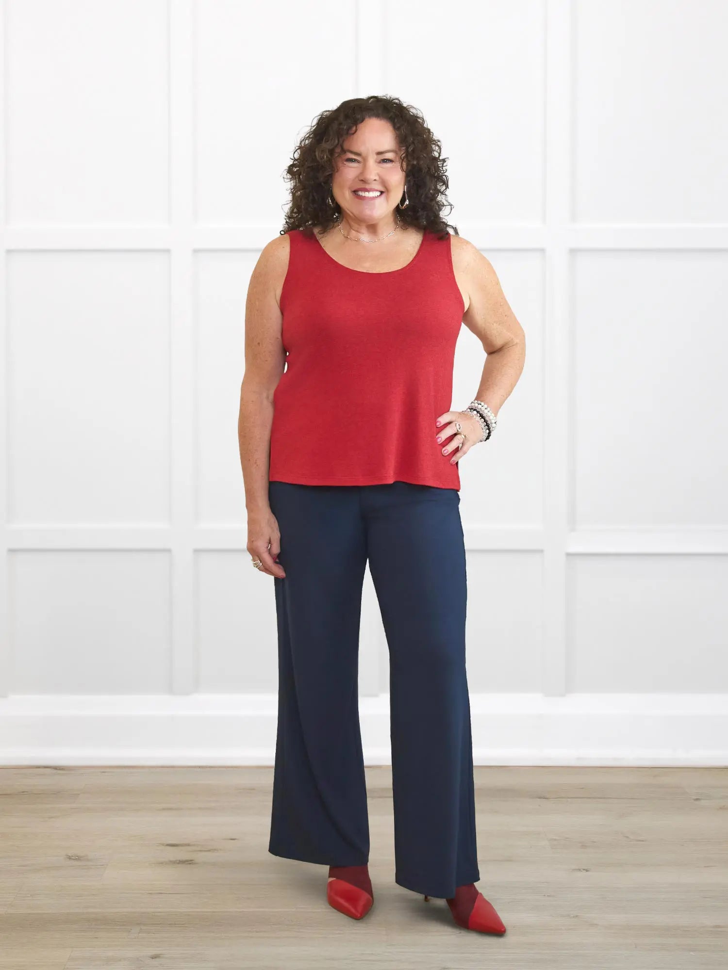 Reed high waisted pant with pockets for women in Navy on model Kerri, size M Petite @Kerri-M-petite