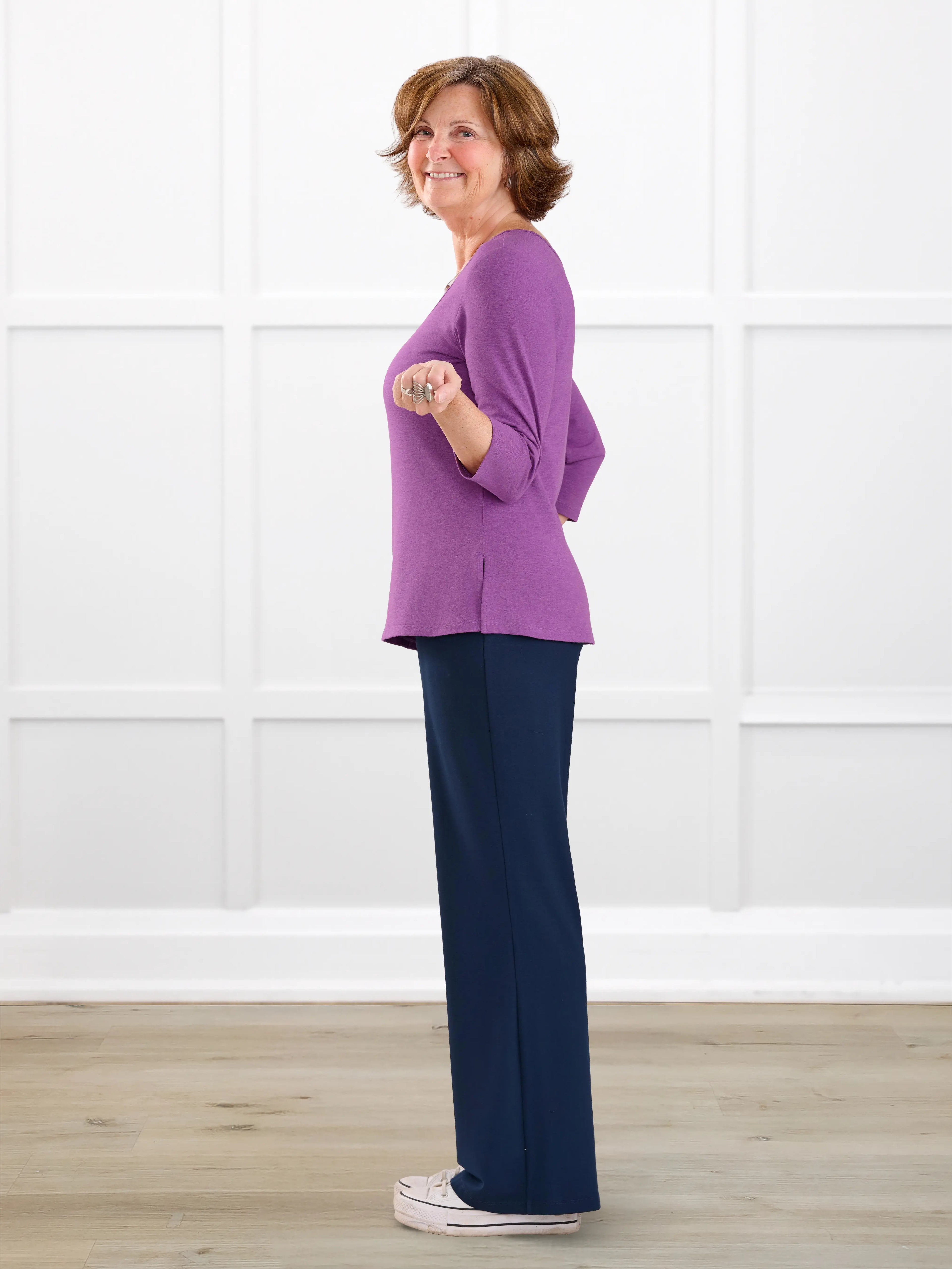Samara wide leg pocket pant for women in Navy on model Donna, size S Regular @Donna-S-regular