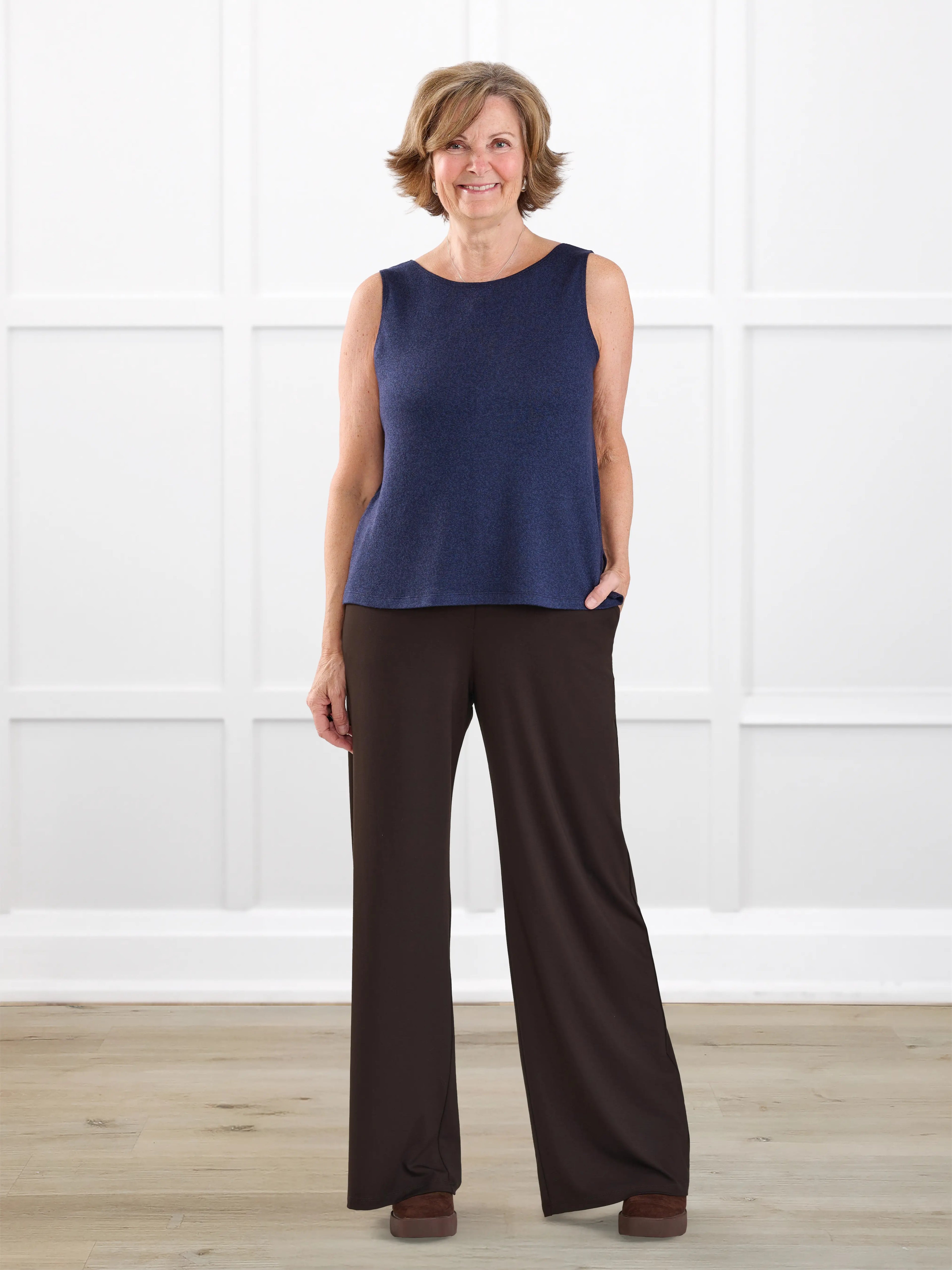 Samara wide leg pocket pant for women in Dark chocolate on model Donna, size S Regular @Donna-S-regular