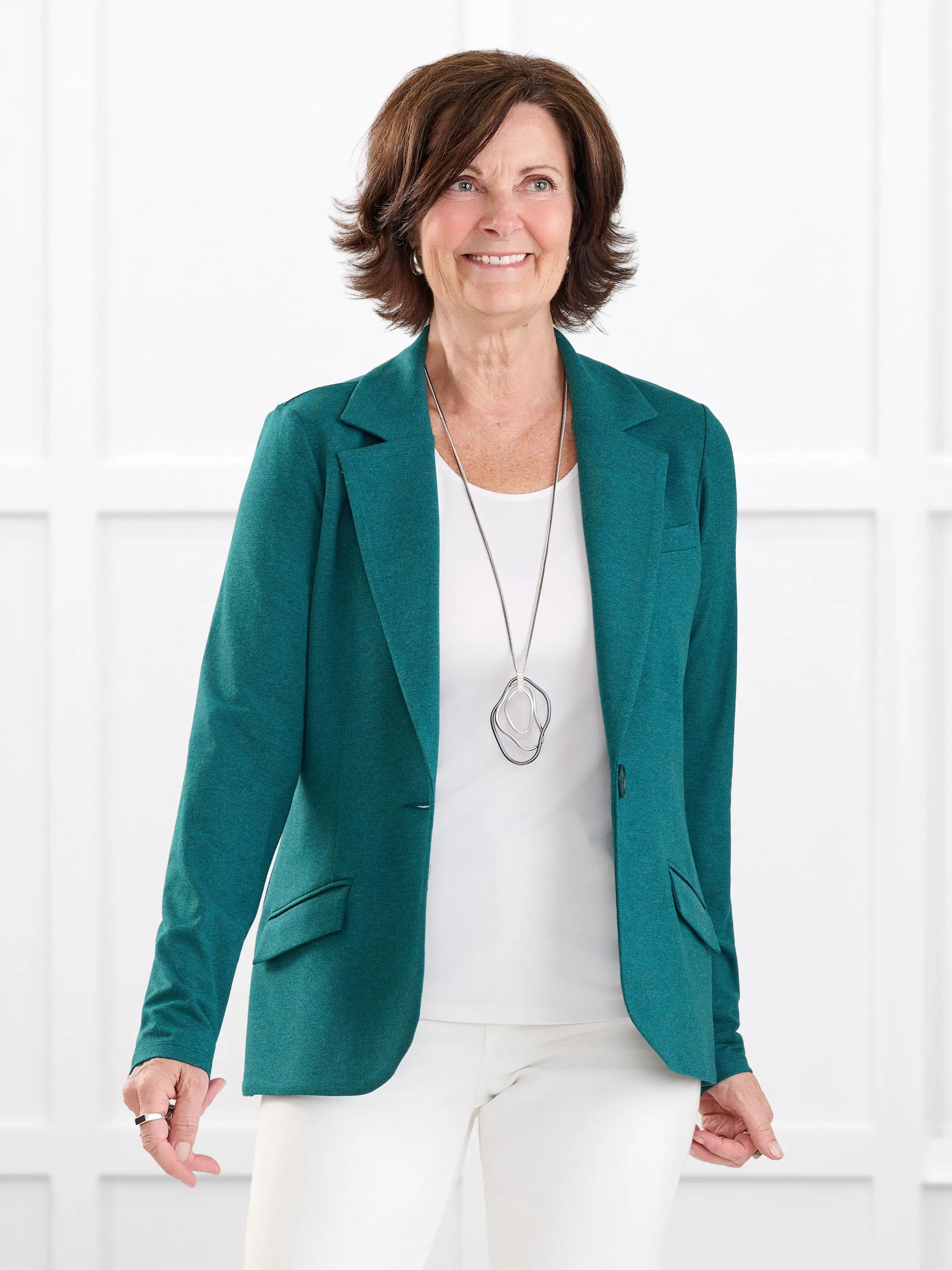 Sienna stretchy girlfriend blazer for women in Ivy melange on model Donna, size S @Donna-S