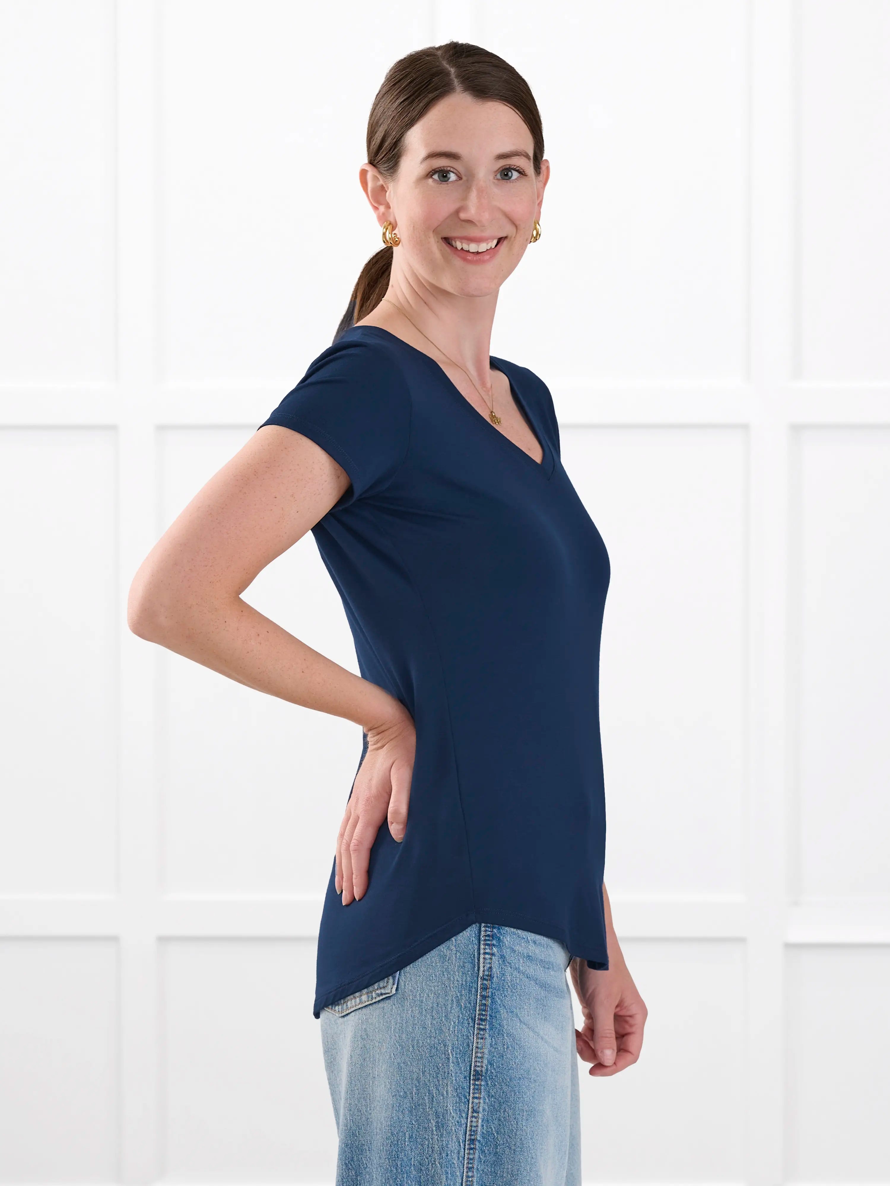 Sutton v neck classic tee in Navy on model Jo, size XS Regular @Jo-XS-regular
