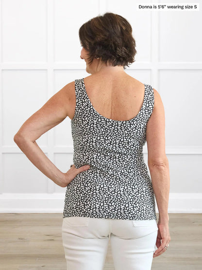 Miik founder Donna (5’6”, small) standing with her back towards the camera showing the back of Miik&