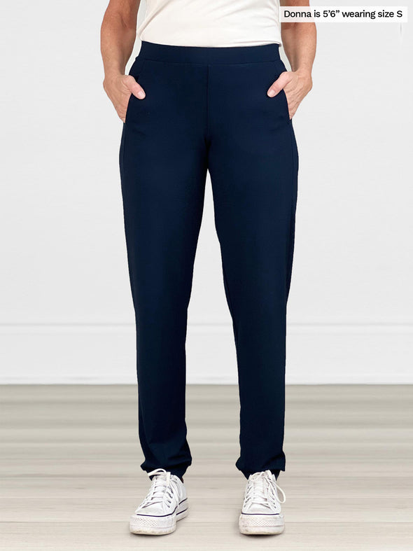 A close up image of Miik's Avalon pull-on dressy jogger in navy