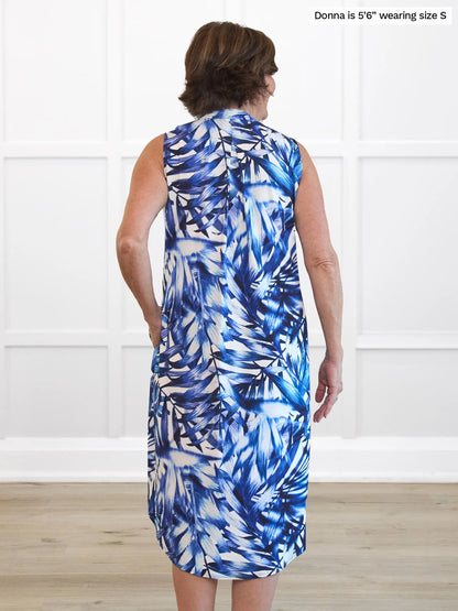 Miik founder Donna (5’6”, small) standing with her back towards the camera showing the back of Miik&