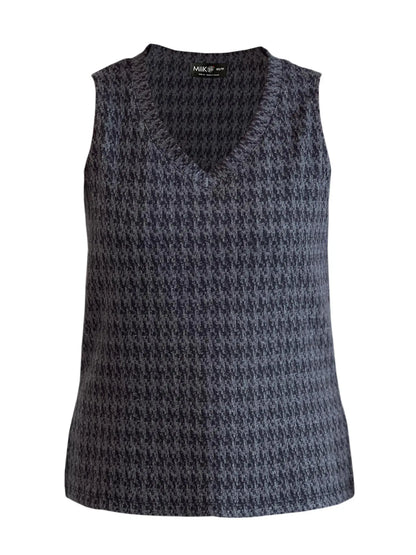 An off figure image of Miik;s Dory houndstooth v-neck sweater vest 