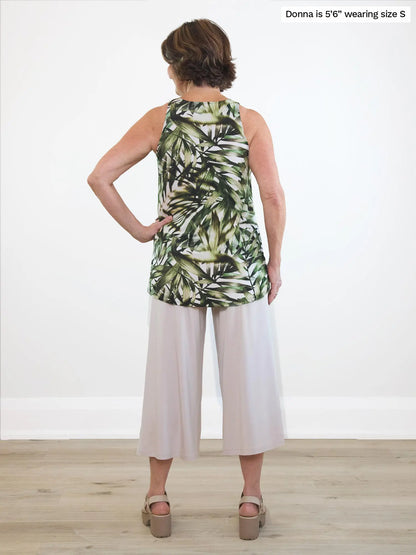 Miik founder Donna (5’6”, small) standing with her back towards the camera showing the back of Miik&