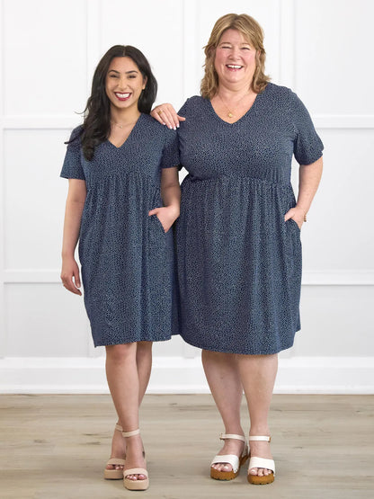 Miik models Yasmine and Kelly, smiling while standing next to each other both wearing the Miik&