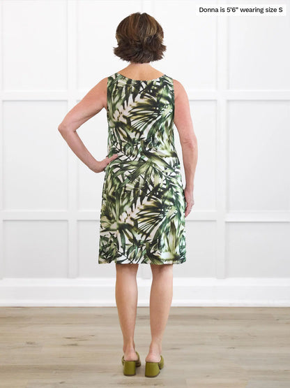 Miik founder Donna (5’6”, small) standing with her back towards the camera showing the back of Miik&