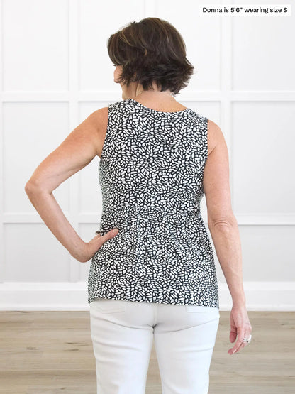 Miik founder Donna (5’6”, small) standing with her back towards the camera showing the back of Miik&