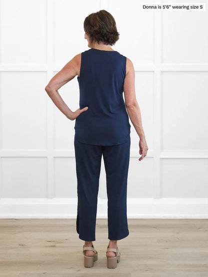 Miik founder Donna (5’6”, small) standing with her back towards the camera showing the back of Miik&