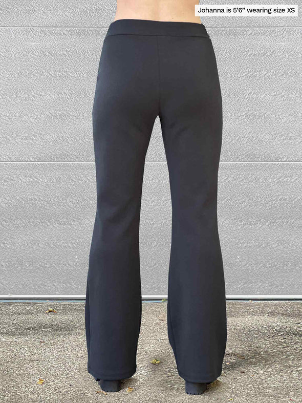 A close up image of Miik's Laney mi-rise pant in graphite showing the back