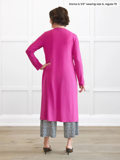 Miik founder Donna (5’6”, small) standing with her back towards the camera showing the back of Miik&