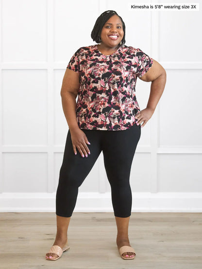 Miik model Kimesha (58&quot;, 3x) smiling wearing Miik&