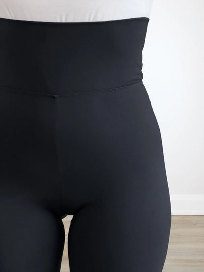 A close up detail image of the waistband of Miik&