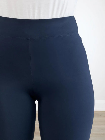 A closeup image of the waistband of Miik&