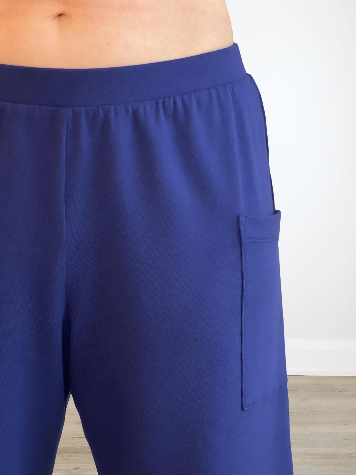 A closeup image of the waistband of Miik&