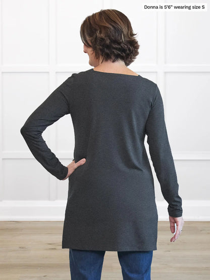 Miik founder Donna (5’6”, small) standing with her back towards the camera showing the back of Miik&