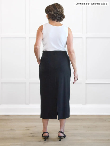 Miik founder Donna (5’6”, small) standing with her back towards the camera showing the back of Miik&