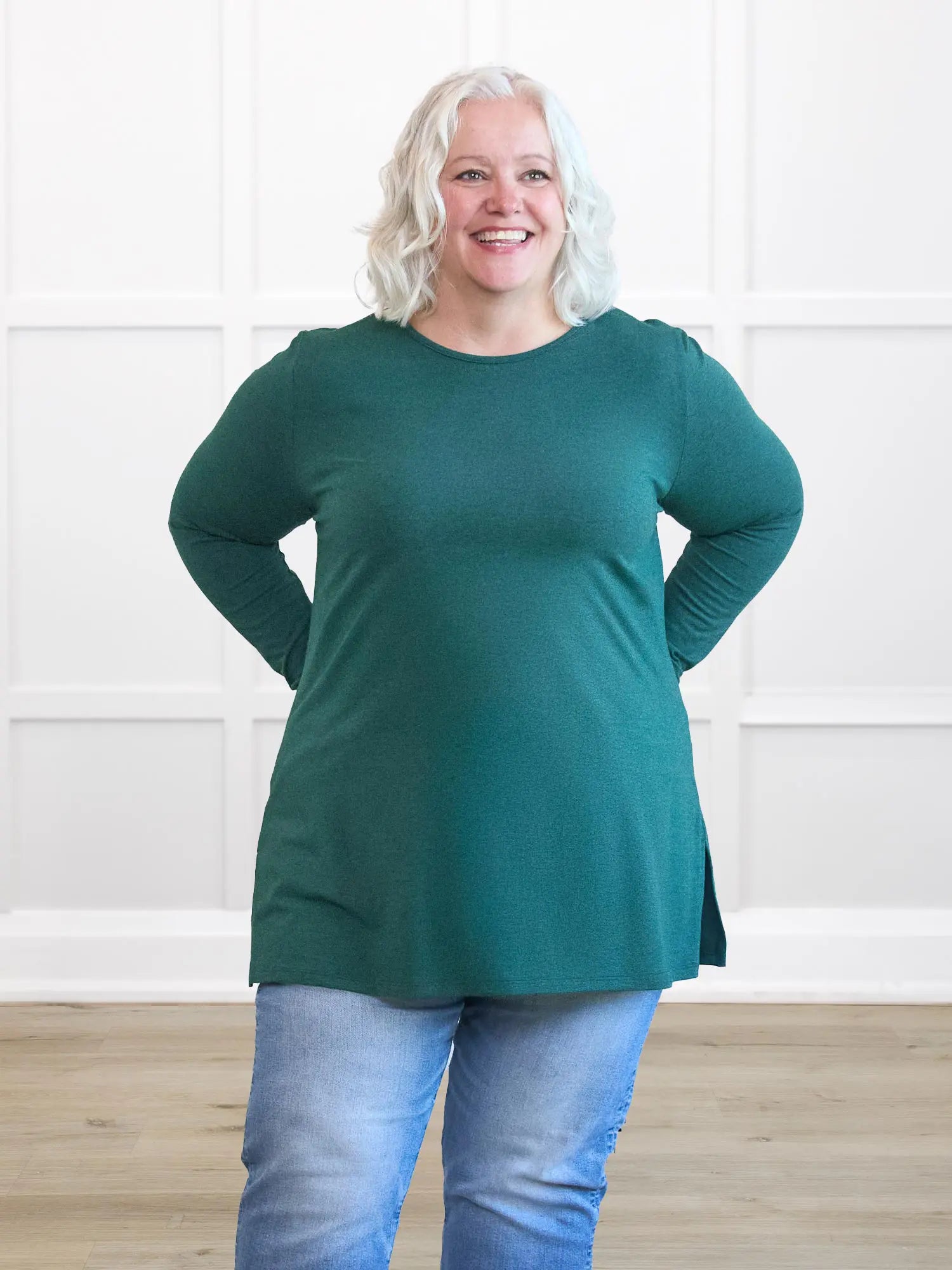 Teona long sleeve relaxed top for women in Ivy melange on model Colleen, size XXL @Colleen-XXL 